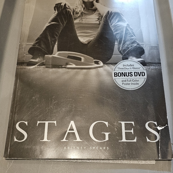 Britney Spears memorabilia package - Picture 16 of 17